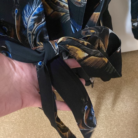 ⭐️Aritzia Babaton Kahlo Robe❤️EUC - Picture 8 of 10